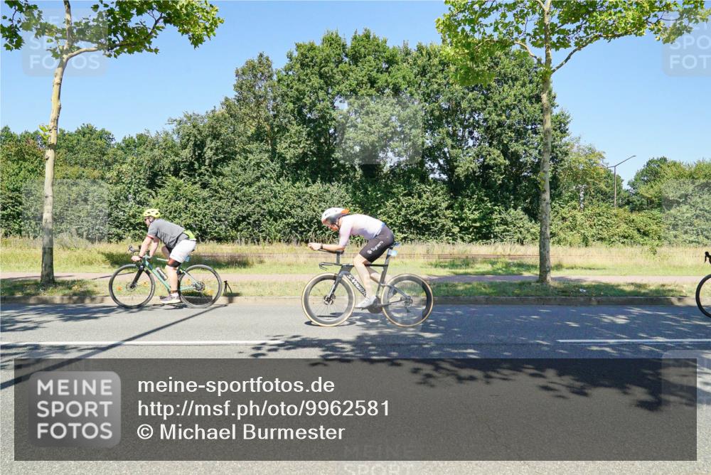 09.08.2026 - GEWOBA Citytriathlon Bremen Michael Burmester http://msf.ph/oto/9962581 09.08.2026 14:30:52 Radfahren 45, 54, 60, 73, 91, 92, 105, 125, 128, 135, 186, 200 meine-sportfotos.de