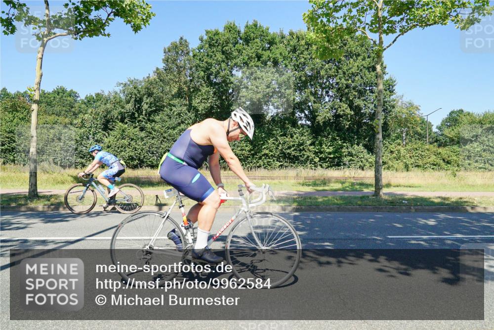 09.08.2026 - GEWOBA Citytriathlon Bremen Michael Burmester http://msf.ph/oto/9962584 09.08.2026 14:30:55 Radfahren 45, 54, 60, 73, 91, 92, 98, 105, 125, 135, 200, 353 meine-sportfotos.de