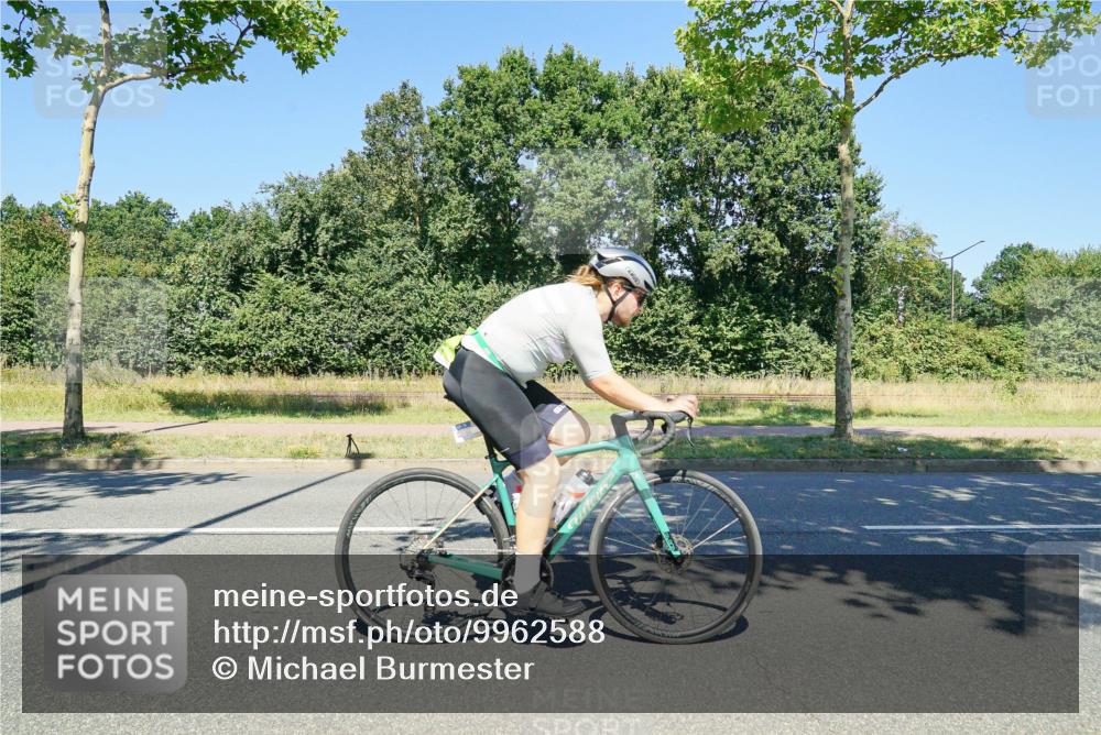 09.08.2026 - GEWOBA Citytriathlon Bremen Michael Burmester http://msf.ph/oto/9962588 09.08.2026 14:31:01 Radfahren 45, 54, 60, 73, 92, 98, 99, 125, 353 meine-sportfotos.de