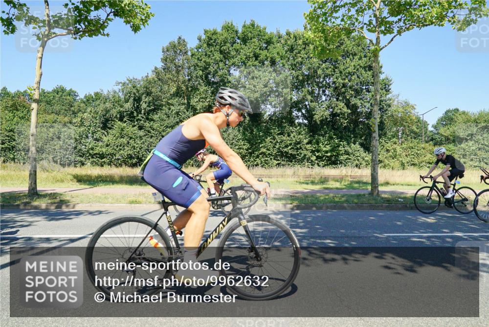 09.08.2026 - GEWOBA Citytriathlon Bremen Michael Burmester http://msf.ph/oto/9962632 09.08.2026 14:32:42 Radfahren 2, 22, 44, 76, 396 meine-sportfotos.de
