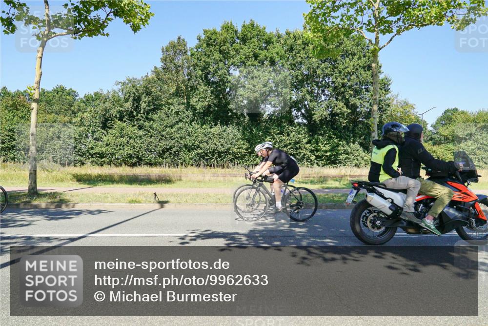09.08.2026 - GEWOBA Citytriathlon Bremen Michael Burmester http://msf.ph/oto/9962633 09.08.2026 14:32:43 Radfahren 2, 22, 44, 76, 396 meine-sportfotos.de