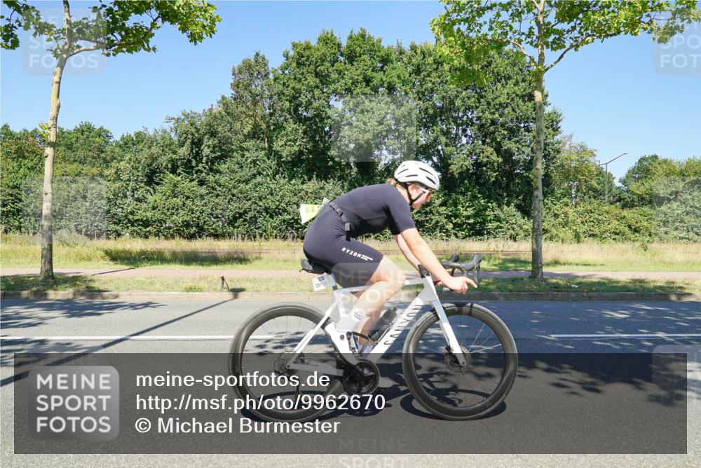 09.08.2026 - GEWOBA Citytriathlon Bremen Michael Burmester http://msf.ph/oto/9962670 09.08.2026 14:33:39 Radfahren 38, 74, 82, 146, 218, 232, 263, 308, 371, 470 meine-sportfotos.de