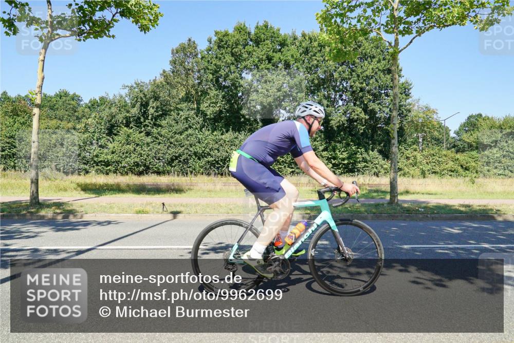 09.08.2026 - GEWOBA Citytriathlon Bremen Michael Burmester http://msf.ph/oto/9962699 09.08.2026 14:34:36 Radfahren 182, 217 meine-sportfotos.de