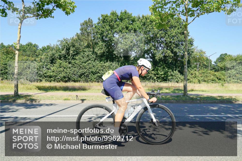 09.08.2026 - GEWOBA Citytriathlon Bremen Michael Burmester http://msf.ph/oto/9962712 09.08.2026 14:34:59 Radfahren 20, 220, 236, 284, 351, 362, 378 meine-sportfotos.de