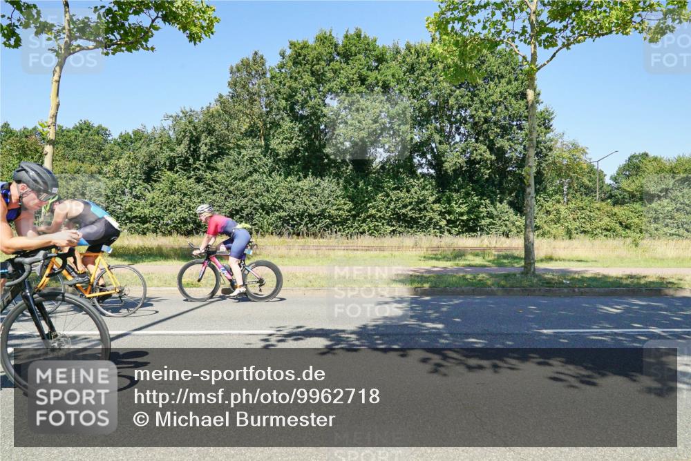 09.08.2026 - GEWOBA Citytriathlon Bremen Michael Burmester http://msf.ph/oto/9962718 09.08.2026 14:35:07 Radfahren 20, 37, 192, 220, 236, 260, 284, 351, 362, 404 meine-sportfotos.de