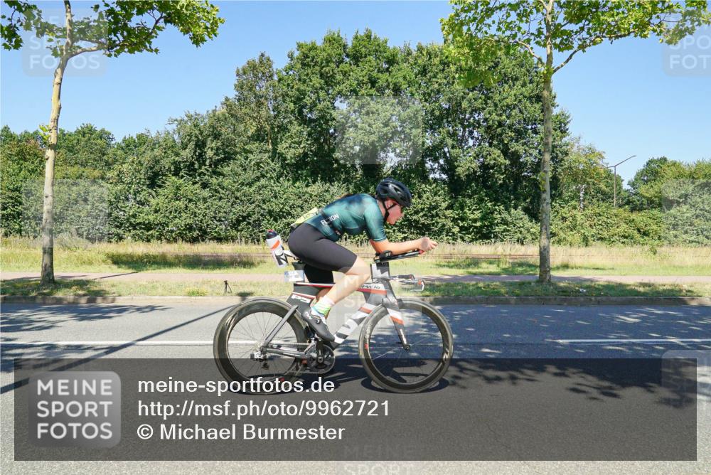 09.08.2026 - GEWOBA Citytriathlon Bremen Michael Burmester http://msf.ph/oto/9962721 09.08.2026 14:35:12 Radfahren 20, 37, 80, 192, 220, 236, 260, 284, 351, 362, 404 meine-sportfotos.de