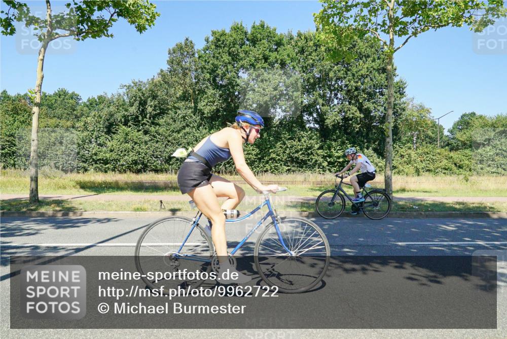 09.08.2026 - GEWOBA Citytriathlon Bremen Michael Burmester http://msf.ph/oto/9962722 09.08.2026 14:35:13 Radfahren 20, 37, 80, 192, 220, 236, 260, 284, 351, 362, 404 meine-sportfotos.de