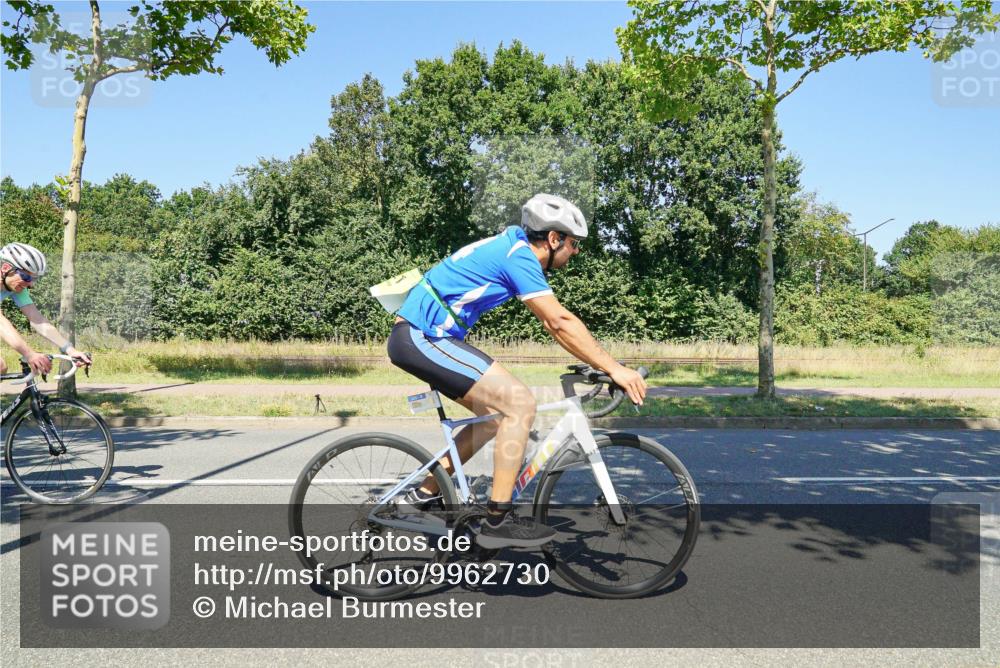 09.08.2026 - GEWOBA Citytriathlon Bremen Michael Burmester http://msf.ph/oto/9962730 09.08.2026 14:35:27 Radfahren 28, 57, 64, 80, 121, 130, 286, 339, 364, 370, 403, 466 meine-sportfotos.de