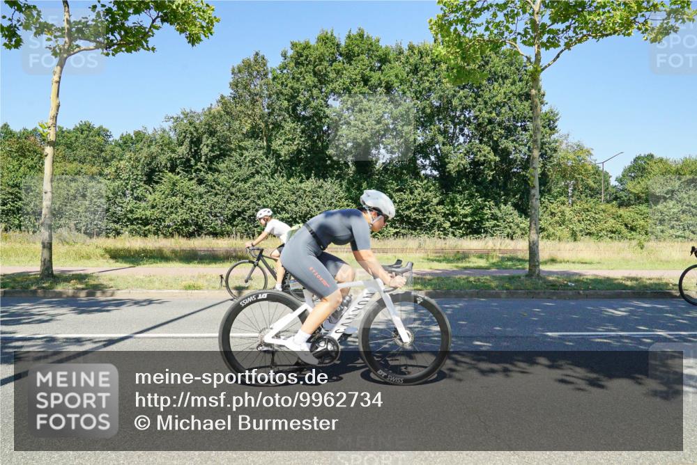 09.08.2026 - GEWOBA Citytriathlon Bremen Michael Burmester http://msf.ph/oto/9962734 09.08.2026 14:35:31 Radfahren 14, 28, 57, 64, 121, 130, 286, 325, 339, 363, 364, 370, 403, 466 meine-sportfotos.de