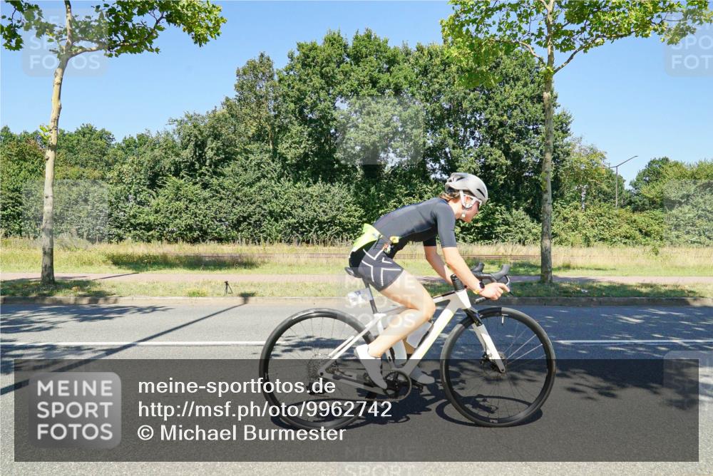 09.08.2026 - GEWOBA Citytriathlon Bremen Michael Burmester http://msf.ph/oto/9962742 09.08.2026 14:35:40 Radfahren 14, 47, 147, 205, 271, 286, 325, 334, 363, 370, 403, 453, 462, 466, 527 meine-sportfotos.de