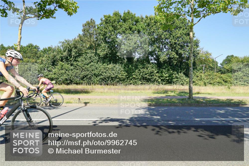 09.08.2026 - GEWOBA Citytriathlon Bremen Michael Burmester http://msf.ph/oto/9962745 09.08.2026 14:35:45 Radfahren 14, 39, 47, 147, 205, 271, 325, 334, 363, 453, 462, 527 meine-sportfotos.de