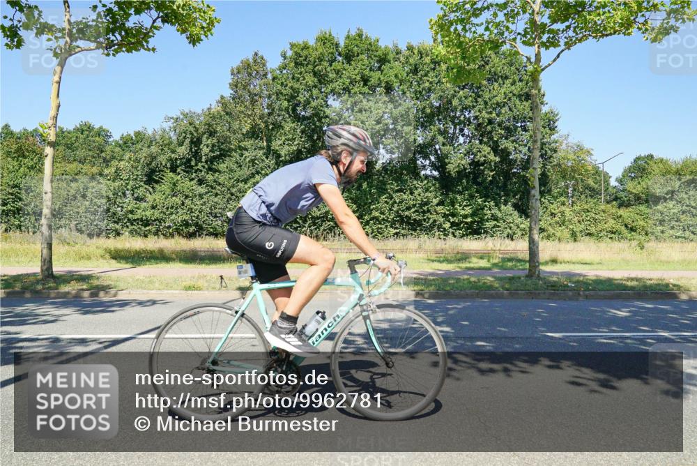 09.08.2026 - GEWOBA Citytriathlon Bremen Michael Burmester http://msf.ph/oto/9962781 09.08.2026 14:36:44 Radfahren 65, 89, 110, 122, 256, 336, 337 meine-sportfotos.de