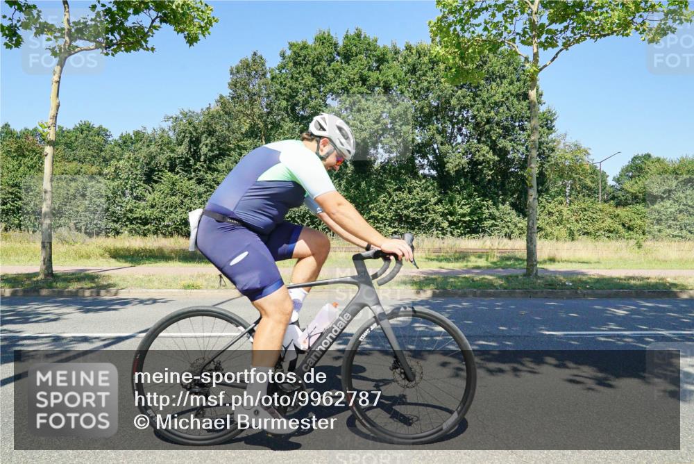 09.08.2026 - GEWOBA Citytriathlon Bremen Michael Burmester http://msf.ph/oto/9962787 09.08.2026 14:36:54 Radfahren 65, 89, 122, 229, 312, 337, 377, 523 meine-sportfotos.de