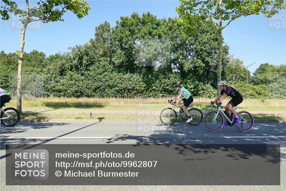 09.08.2026 - GEWOBA Citytriathlon Bremen Michael Burmester http://msf.ph/oto/9962807 09.08.2026 14:37:16 Radfahren 10, 58, 87, 172, 300, 316, 369, 385, 448 meine-sportfotos.de