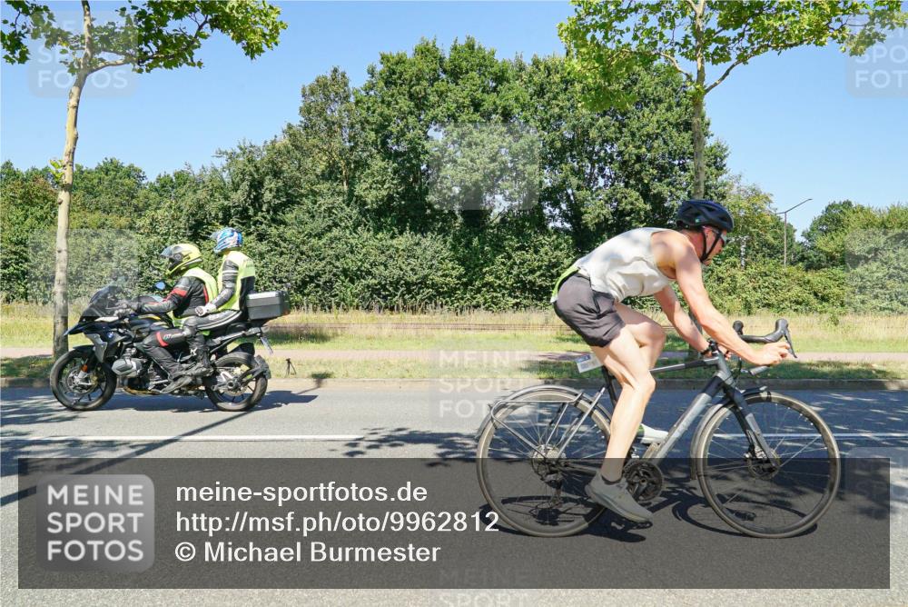 09.08.2026 - GEWOBA Citytriathlon Bremen Michael Burmester http://msf.ph/oto/9962812 09.08.2026 14:37:21 Radfahren 10, 58, 87, 172, 300, 316, 369, 385, 448 meine-sportfotos.de