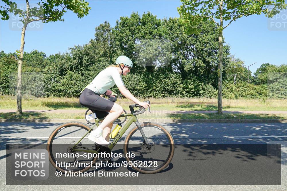09.08.2026 - GEWOBA Citytriathlon Bremen Michael Burmester http://msf.ph/oto/9962828 09.08.2026 14:37:39 Radfahren 42, 203, 242, 288, 290, 305, 390, 458, 487 meine-sportfotos.de