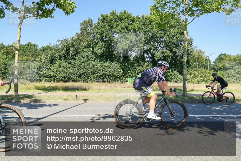 09.08.2026 - GEWOBA Citytriathlon Bremen Michael Burmester http://msf.ph/oto/9962835 09.08.2026 14:37:49 Radfahren 42, 242, 288, 292, 341, 390, 398, 400, 410, 450, 487 meine-sportfotos.de