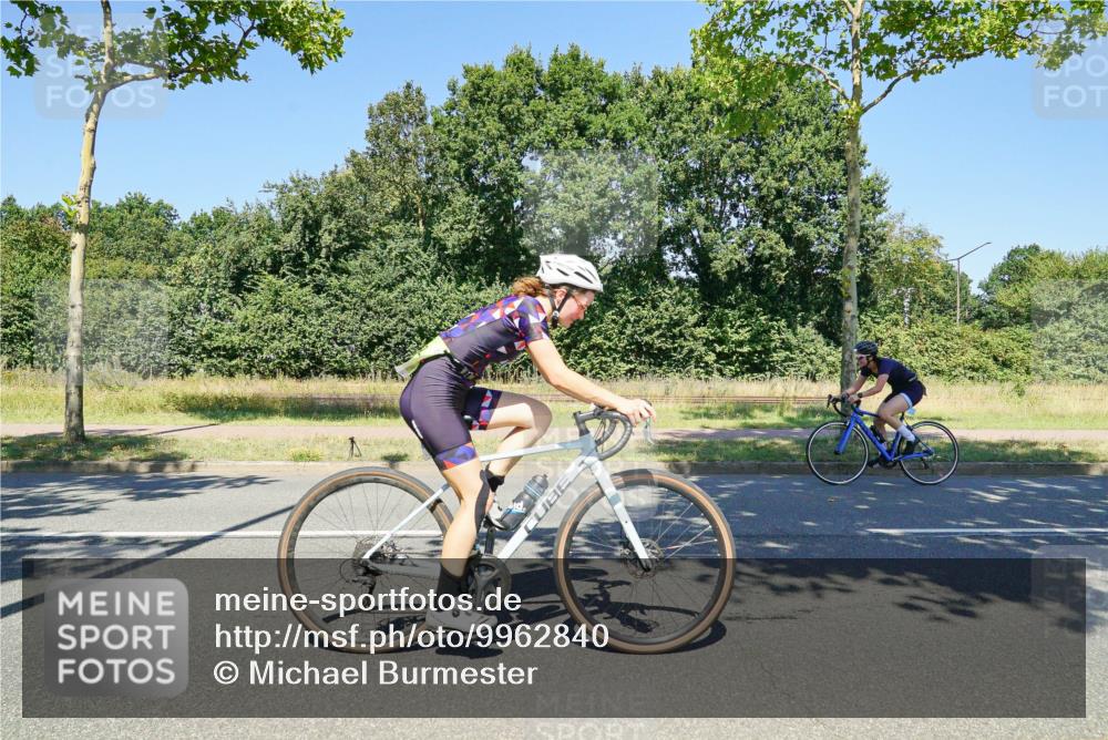 09.08.2026 - GEWOBA Citytriathlon Bremen Michael Burmester http://msf.ph/oto/9962840 09.08.2026 14:37:57 Radfahren 42, 193, 202, 242, 280, 292, 306, 335, 341, 344, 390, 398, 400, 410, 434, 450, 454, 485, 521, 522 meine-sportfotos.de