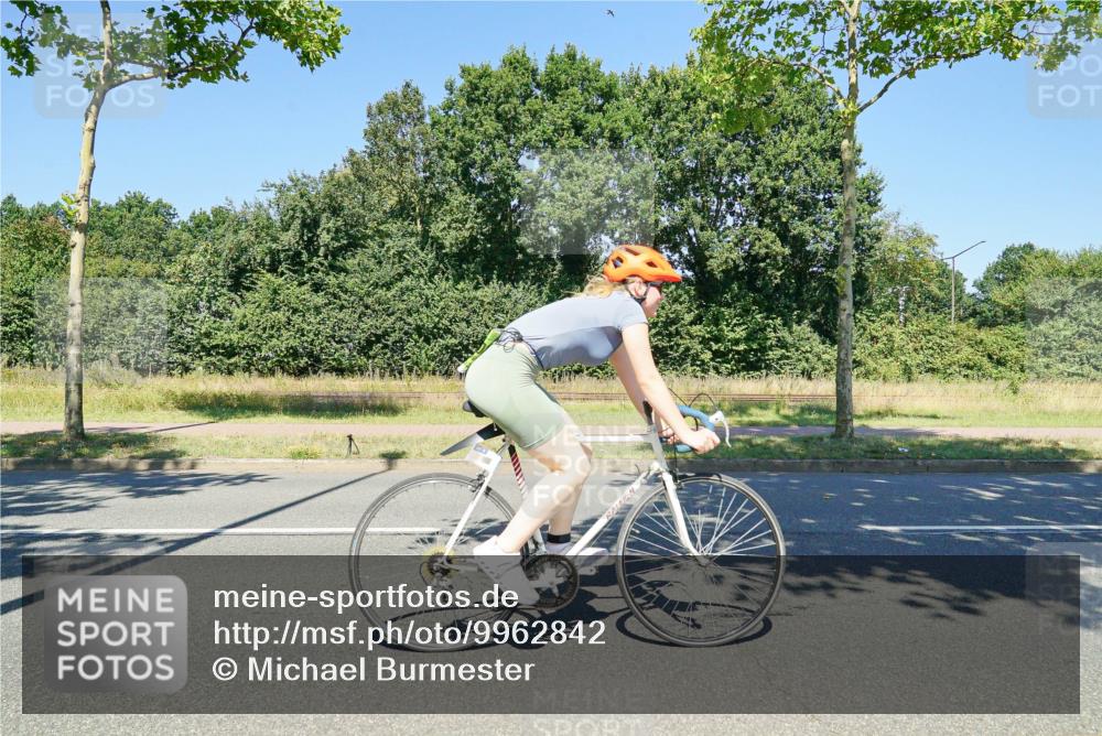 09.08.2026 - GEWOBA Citytriathlon Bremen Michael Burmester http://msf.ph/oto/9962842 09.08.2026 14:37:59 Radfahren 193, 202, 221, 280, 292, 293, 306, 335, 341, 344, 398, 400, 410, 434, 450, 454, 485, 521, 522 meine-sportfotos.de