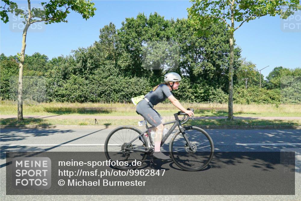 09.08.2026 - GEWOBA Citytriathlon Bremen Michael Burmester http://msf.ph/oto/9962847 09.08.2026 14:38:06 Radfahren 193, 202, 221, 266, 280, 292, 293, 297, 306, 314, 319, 330, 335, 341, 344, 398, 410, 434, 454, 485, 521, 522 meine-sportfotos.de