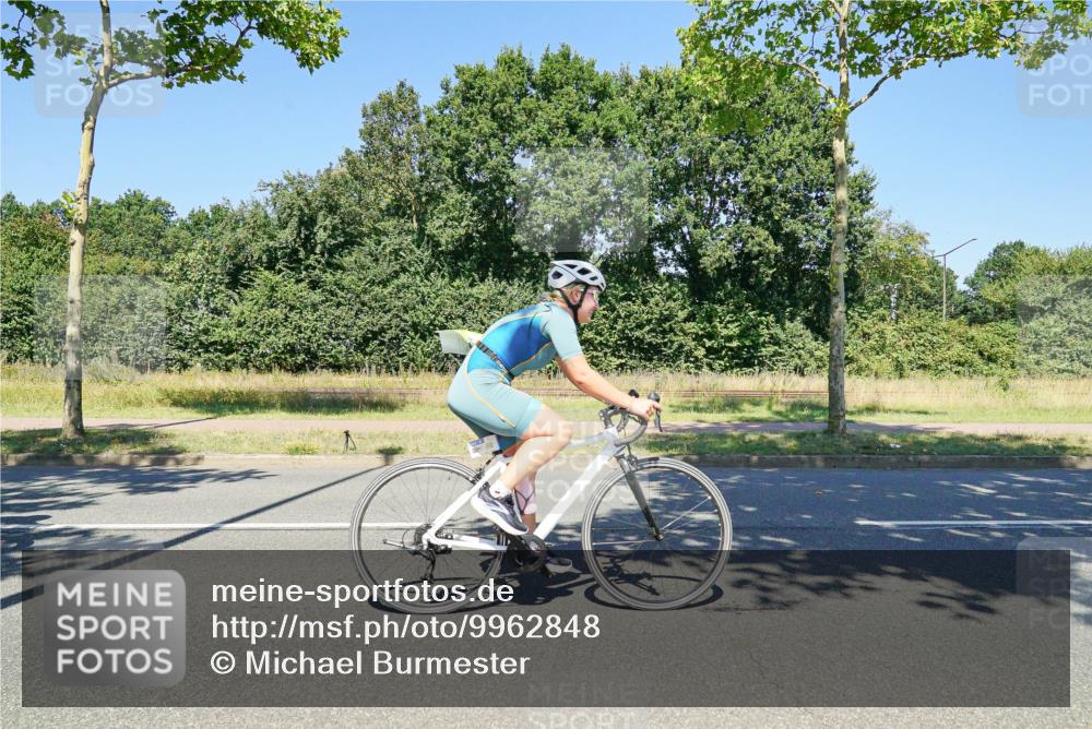 09.08.2026 - GEWOBA Citytriathlon Bremen Michael Burmester http://msf.ph/oto/9962848 09.08.2026 14:38:08 Radfahren 193, 202, 221, 266, 280, 293, 297, 306, 314, 319, 324, 330, 335, 344, 398, 410, 434, 454, 485, 521, 522 meine-sportfotos.de