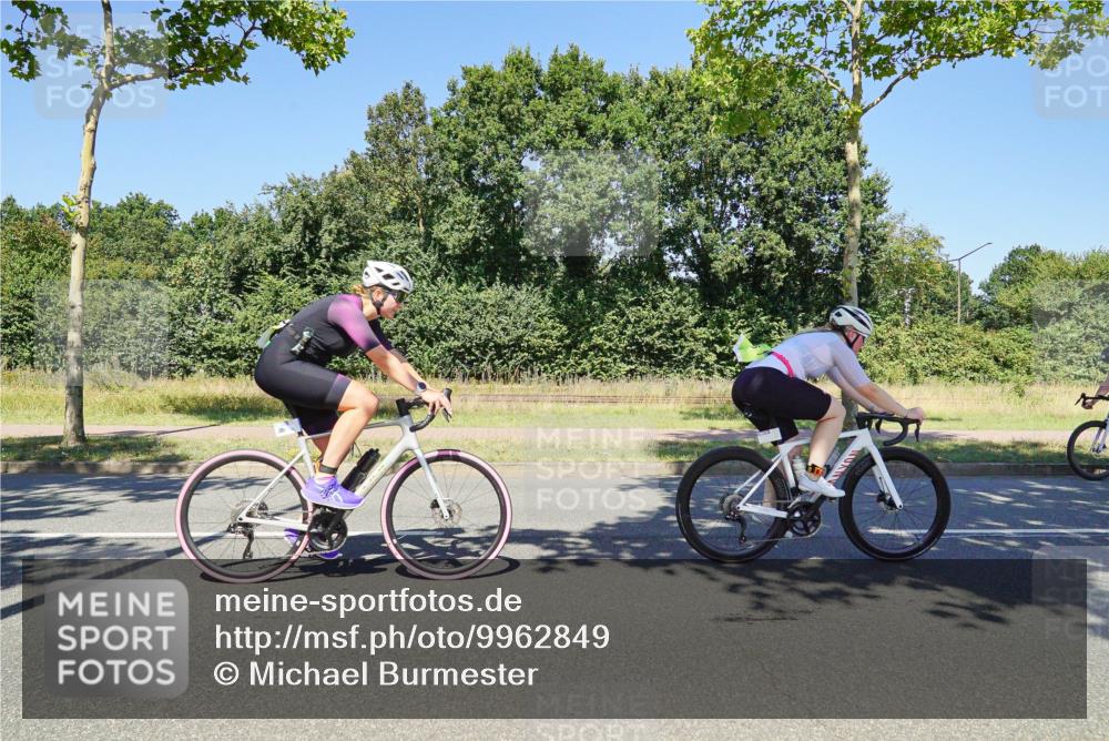 09.08.2026 - GEWOBA Citytriathlon Bremen Michael Burmester http://msf.ph/oto/9962849 09.08.2026 14:38:08 Radfahren 193, 202, 221, 266, 280, 293, 297, 306, 314, 319, 324, 330, 335, 344, 398, 410, 434, 454, 485, 521, 522 meine-sportfotos.de