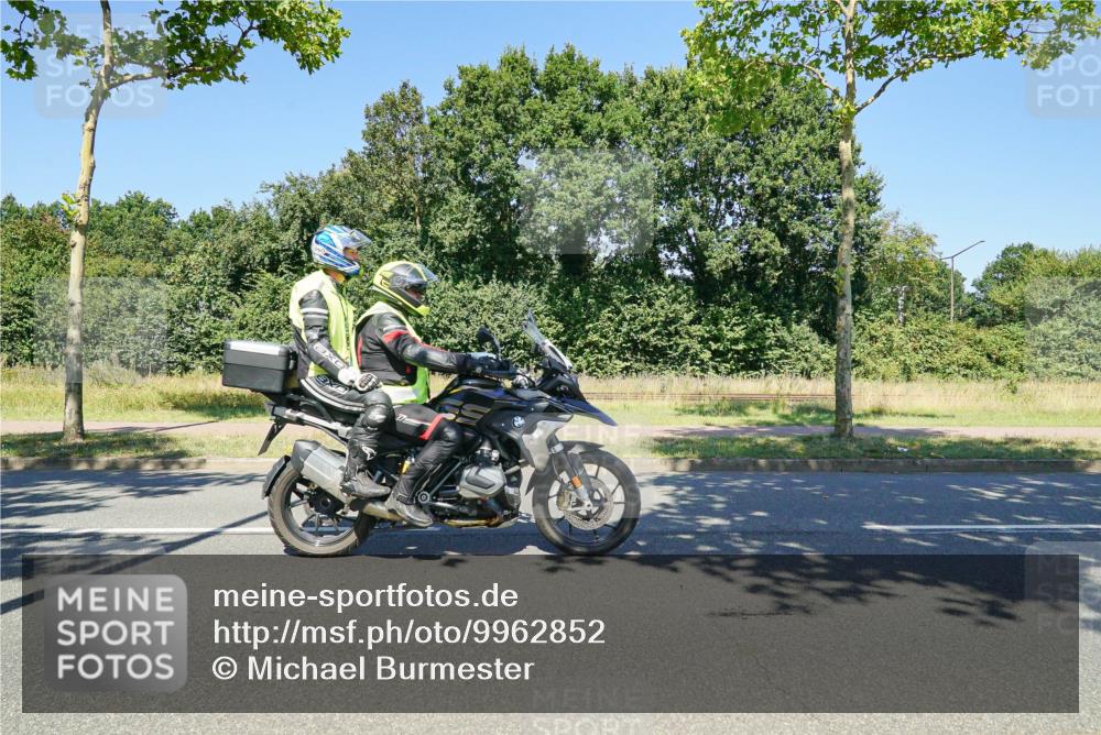 09.08.2026 - GEWOBA Citytriathlon Bremen Michael Burmester http://msf.ph/oto/9962852 09.08.2026 14:38:11 Radfahren 190, 193, 221, 266, 277, 280, 293, 297, 306, 314, 319, 324, 330, 335, 344, 402, 434, 454, 485, 521, 522 meine-sportfotos.de