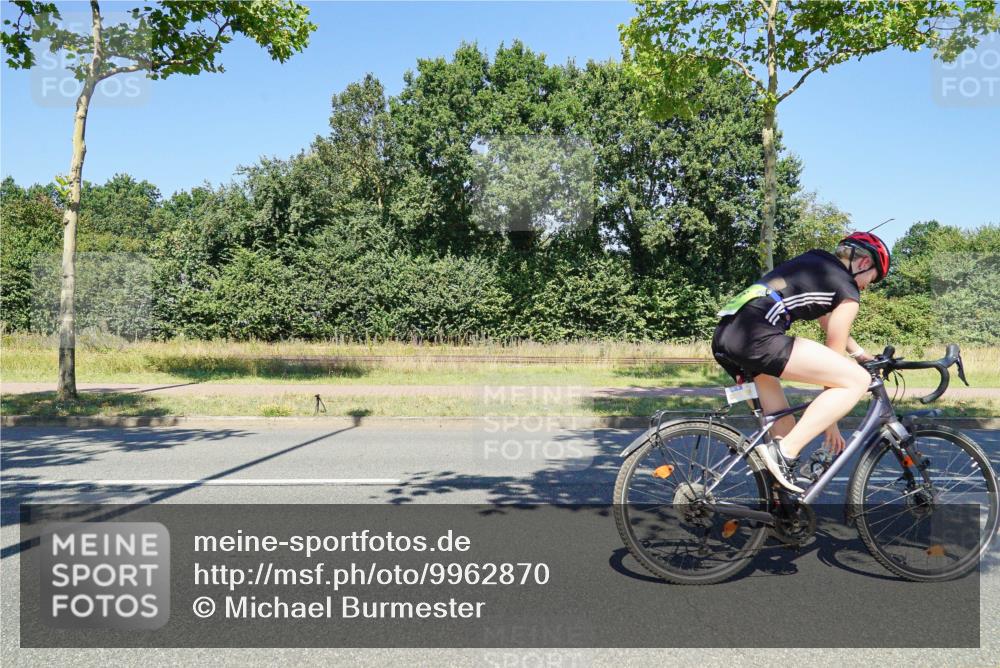 09.08.2026 - GEWOBA Citytriathlon Bremen Michael Burmester http://msf.ph/oto/9962870 09.08.2026 14:38:40 Radfahren 210, 216, 222, 227, 249, 253, 273, 276, 320, 352, 417 meine-sportfotos.de