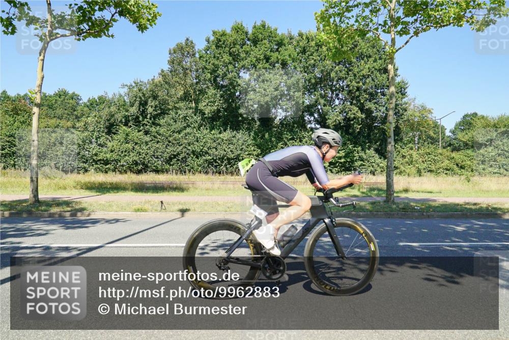 09.08.2026 - GEWOBA Citytriathlon Bremen Michael Burmester http://msf.ph/oto/9962883 09.08.2026 14:39:08 Radfahren 196, 326, 384, 438 meine-sportfotos.de