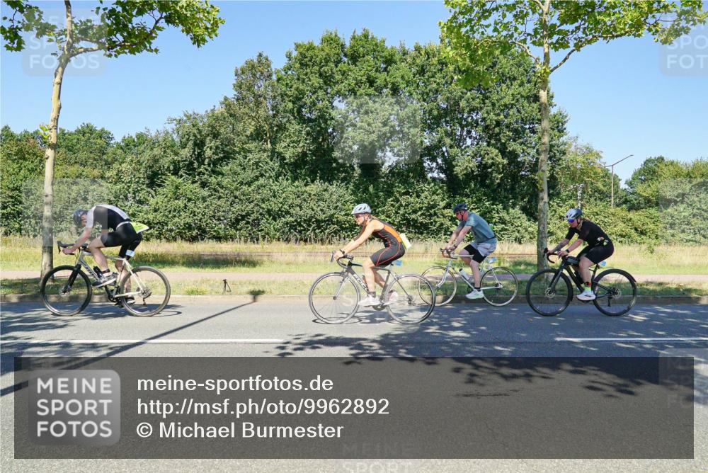 09.08.2026 - GEWOBA Citytriathlon Bremen Michael Burmester http://msf.ph/oto/9962892 09.08.2026 14:39:22 Radfahren 61, 106, 196, 384 meine-sportfotos.de