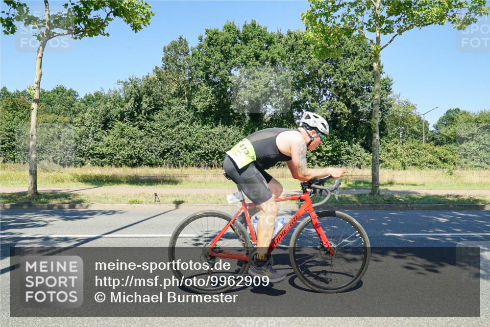 09.08.2026 - GEWOBA Citytriathlon Bremen Michael Burmester http://msf.ph/oto/9962909 09.08.2026 14:39:52 Radfahren 234, 258, 391, 393, 413, 423 meine-sportfotos.de