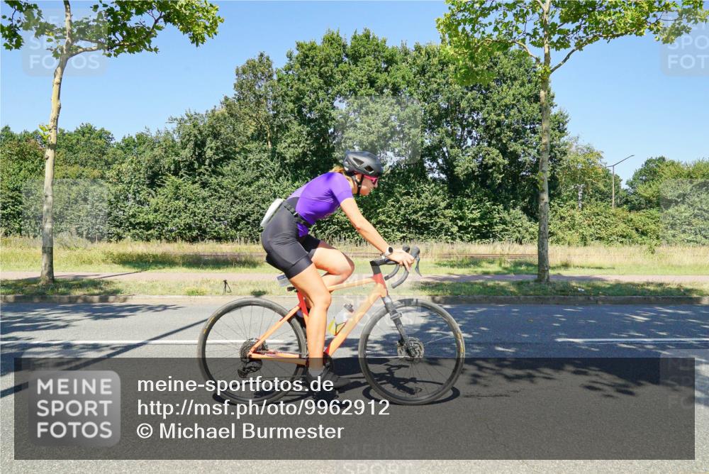 09.08.2026 - GEWOBA Citytriathlon Bremen Michael Burmester http://msf.ph/oto/9962912 09.08.2026 14:39:56 Radfahren 234, 258, 391, 393, 413, 423, 479 meine-sportfotos.de