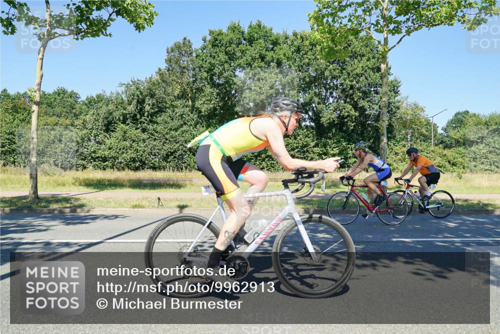 09.08.2026 - GEWOBA Citytriathlon Bremen Michael Burmester http://msf.ph/oto/9962913 09.08.2026 14:39:58 Radfahren 234, 258, 261, 391, 393, 413, 423, 479 meine-sportfotos.de