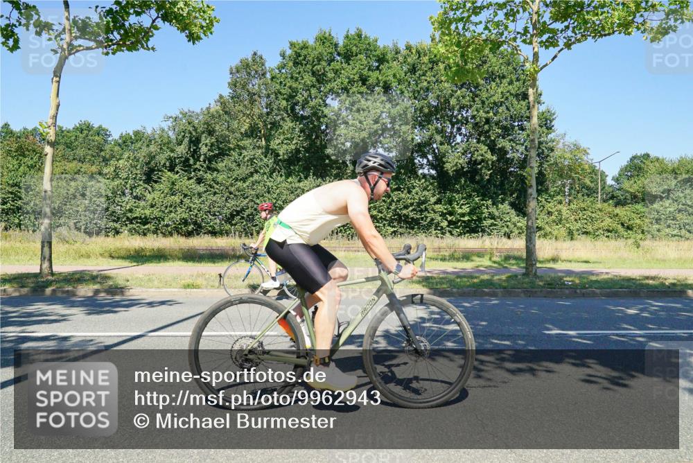 09.08.2026 - GEWOBA Citytriathlon Bremen Michael Burmester http://msf.ph/oto/9962943 09.08.2026 14:40:35 Radfahren 18, 197, 204, 224, 244, 250, 358, 415, 449, 456, 508 meine-sportfotos.de