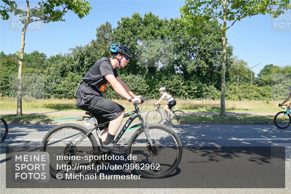09.08.2026 - GEWOBA Citytriathlon Bremen Michael Burmester http://msf.ph/oto/9962962 09.08.2026 14:41:08 Radfahren 132, 199, 368, 372, 409, 428, 501 meine-sportfotos.de