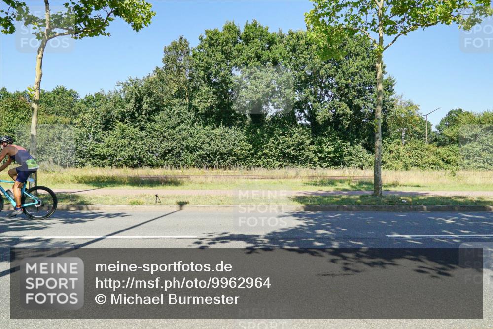 09.08.2026 - GEWOBA Citytriathlon Bremen Michael Burmester http://msf.ph/oto/9962964 09.08.2026 14:41:09 Radfahren 132, 199, 264, 368, 372, 409, 428, 501 meine-sportfotos.de