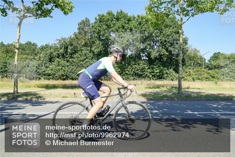 09.08.2026 - GEWOBA Citytriathlon Bremen Michael Burmester http://msf.ph/oto/9962974 09.08.2026 14:41:29 Radfahren 142, 213, 223, 230, 231, 264, 342, 422, 435, 471 meine-sportfotos.de