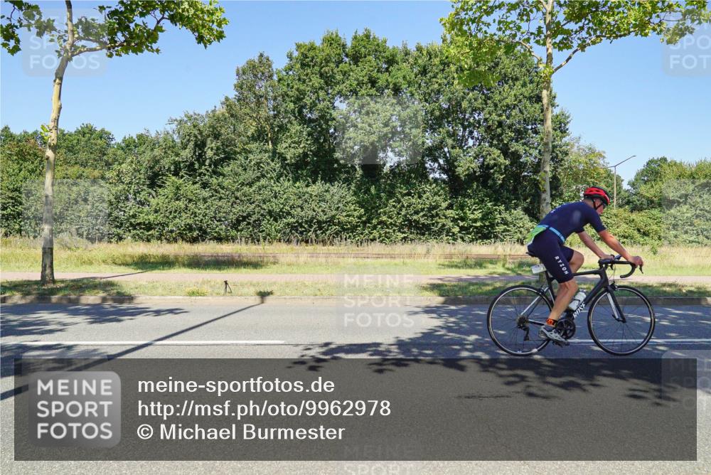 09.08.2026 - GEWOBA Citytriathlon Bremen Michael Burmester http://msf.ph/oto/9962978 09.08.2026 14:41:37 Radfahren 142, 212, 213, 223, 230, 255, 311, 313, 342, 389, 411, 419, 435, 471, 519 meine-sportfotos.de