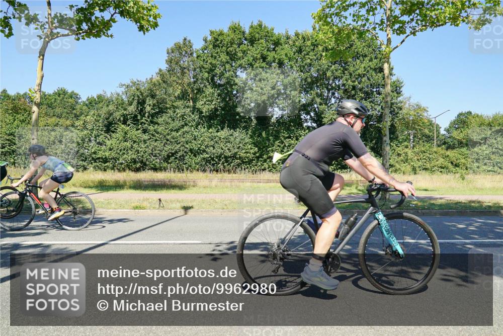 09.08.2026 - GEWOBA Citytriathlon Bremen Michael Burmester http://msf.ph/oto/9962980 09.08.2026 14:41:40 Radfahren 138, 212, 213, 230, 255, 311, 313, 342, 389, 394, 411, 419, 435, 471, 519 meine-sportfotos.de