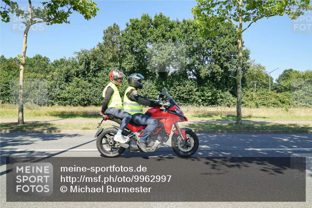 09.08.2026 - GEWOBA Citytriathlon Bremen Michael Burmester http://msf.ph/oto/9962997 09.08.2026 14:42:07 Radfahren 214, 252, 262, 299, 379, 381, 397, 424, 437, 441, 467, 468 meine-sportfotos.de