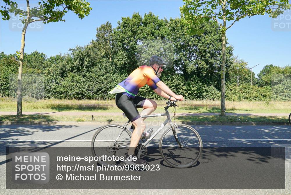 09.08.2026 - GEWOBA Citytriathlon Bremen Michael Burmester http://msf.ph/oto/9963023 09.08.2026 14:43:07 Radfahren 201, 375, 426, 430, 472, 480, 525 meine-sportfotos.de