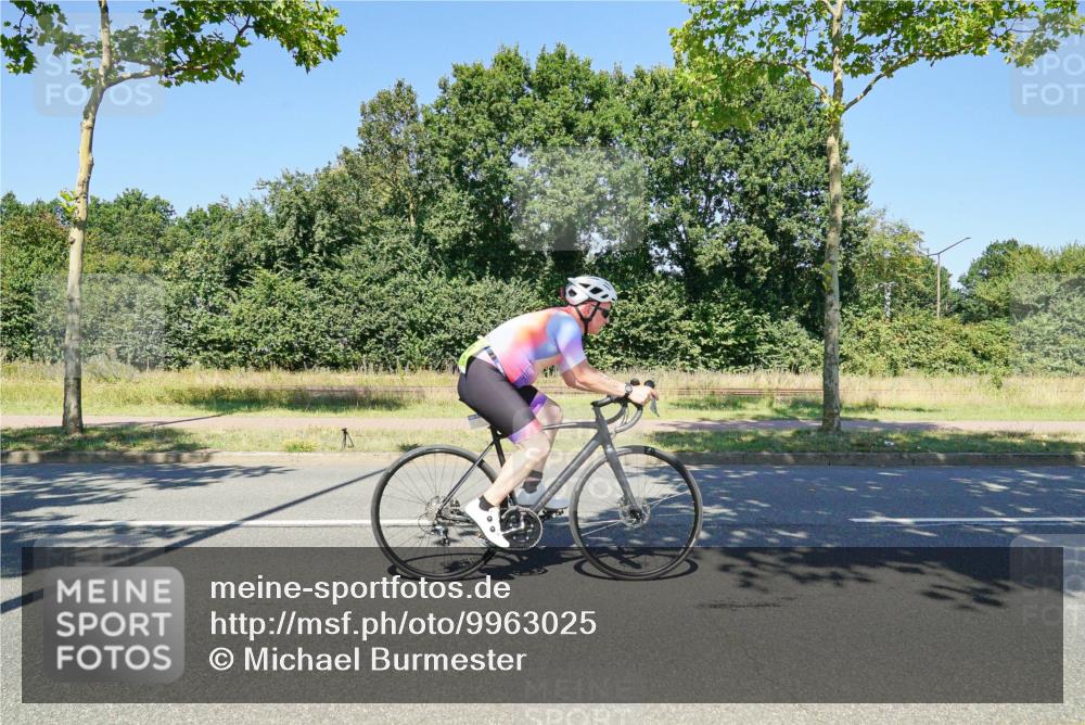 09.08.2026 - GEWOBA Citytriathlon Bremen Michael Burmester http://msf.ph/oto/9963025 09.08.2026 14:43:10 Radfahren 201, 375, 426, 430, 480, 525 meine-sportfotos.de