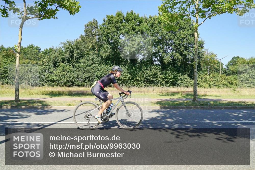 09.08.2026 - GEWOBA Citytriathlon Bremen Michael Burmester http://msf.ph/oto/9963030 09.08.2026 14:43:19 Radfahren 201, 361, 430, 432, 436, 463, 480, 525 meine-sportfotos.de