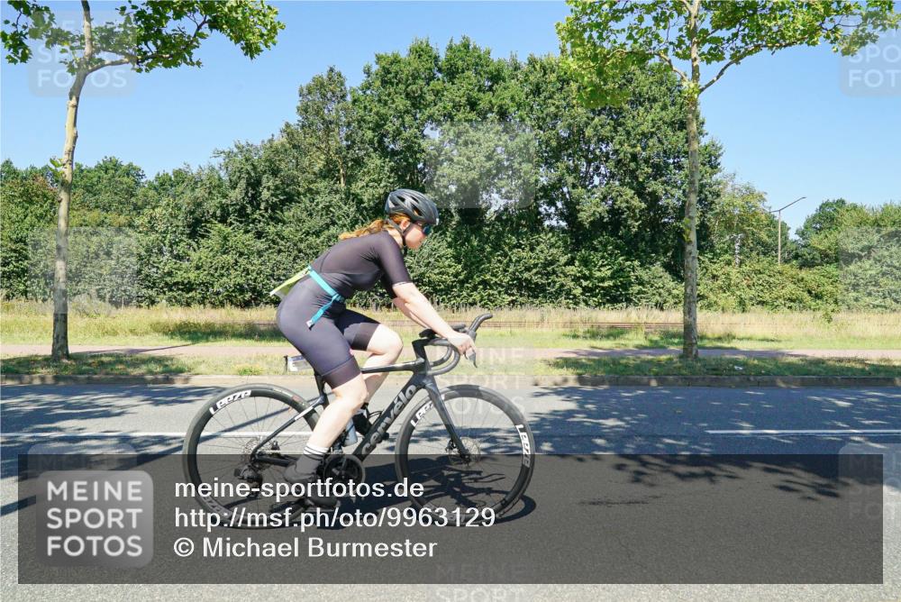 09.08.2026 - GEWOBA Citytriathlon Bremen Michael Burmester http://msf.ph/oto/9963129 09.08.2026 14:48:37 Radfahren 484 meine-sportfotos.de
