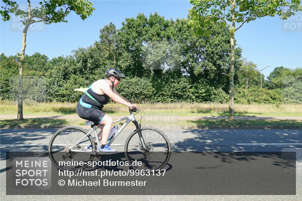 09.08.2026 - GEWOBA Citytriathlon Bremen Michael Burmester http://msf.ph/oto/9963137 09.08.2026 14:49:52 Radfahren 446, 504 meine-sportfotos.de