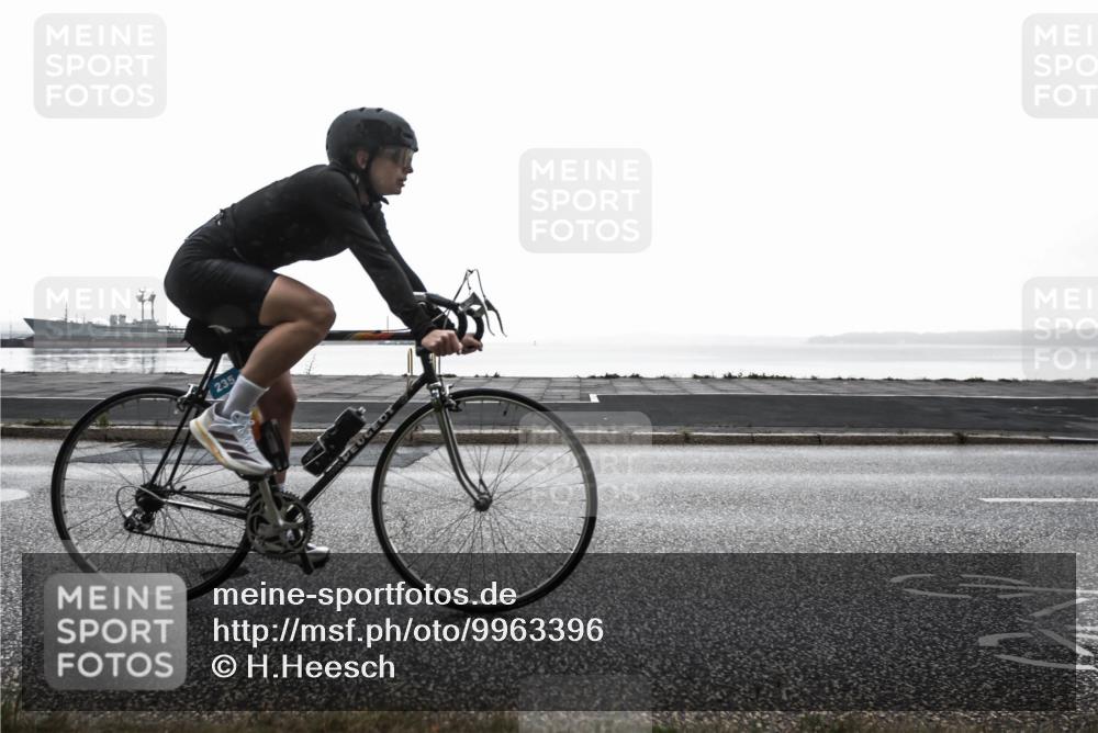 16.08.2026 - KN Förde Triathlon 2026 H.Heesch http://msf.ph/oto/9963396 16.08.2026 09:33:05 Radfahren 135, 235, 254 meine-sportfotos.de