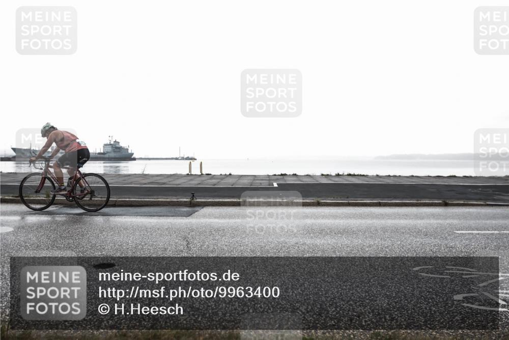 16.08.2026 - KN Förde Triathlon 2026 H.Heesch http://msf.ph/oto/9963400 16.08.2026 09:33:22 Radfahren 129, 149, 215, 243, 244, 247 meine-sportfotos.de