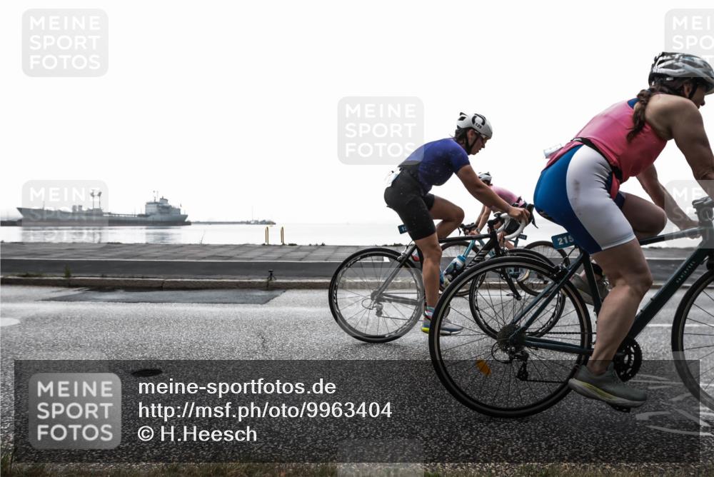 16.08.2026 - KN Förde Triathlon 2026 H.Heesch http://msf.ph/oto/9963404 16.08.2026 09:33:27 Radfahren 129, 149, 215, 247 meine-sportfotos.de
