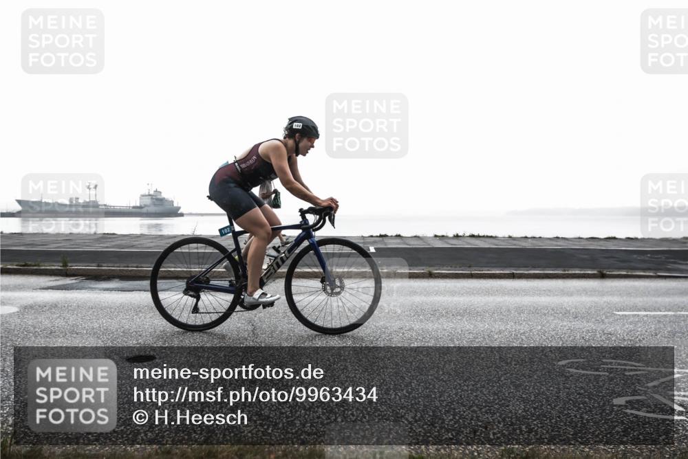16.08.2026 - KN Förde Triathlon 2026 H.Heesch http://msf.ph/oto/9963434 16.08.2026 09:34:44 Radfahren 102, 120, 154, 155, 188, 265 meine-sportfotos.de