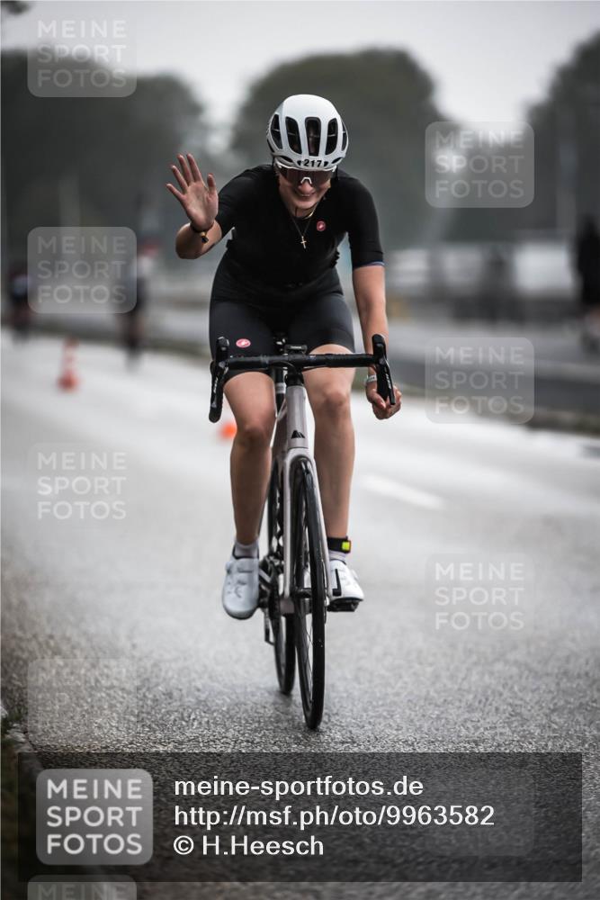 16.08.2026 - KN Förde Triathlon 2026 H.Heesch http://msf.ph/oto/9963582 16.08.2026 09:31:34 Radfahren 217, 226 meine-sportfotos.de